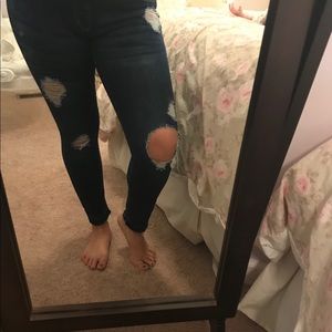 Distressed maternity jean (S.O.N.G Maternity)